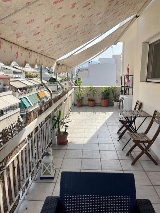Top Floor Apartment At Petrolona With Big Balcony Атина Екстериор снимка