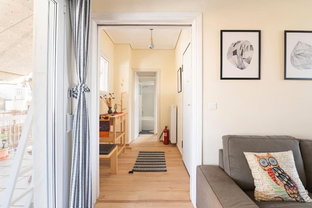 Top Floor Apartment At Petrolona With Big Balcony Атина Екстериор снимка